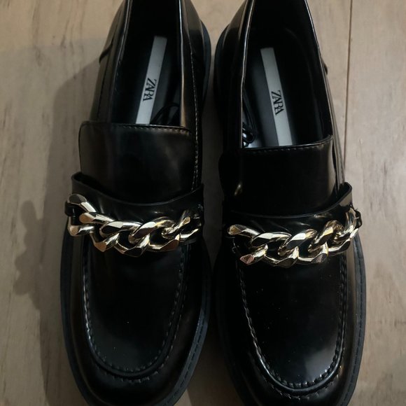 Zara Shoes - Zara Women's Black Loafers
